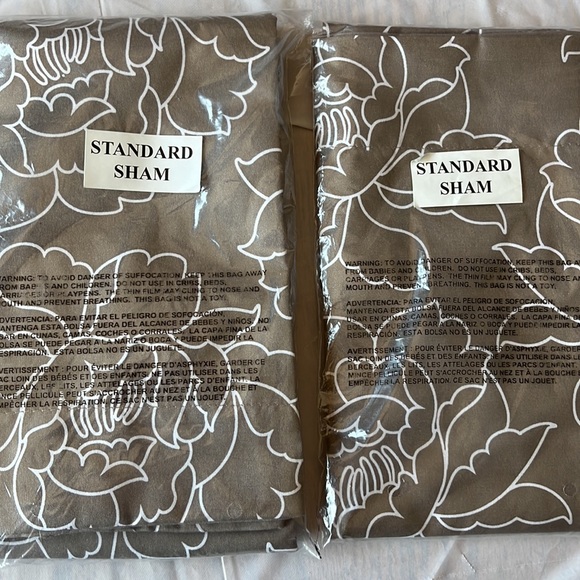 Pillow shams (2) - Picture 1 of 2